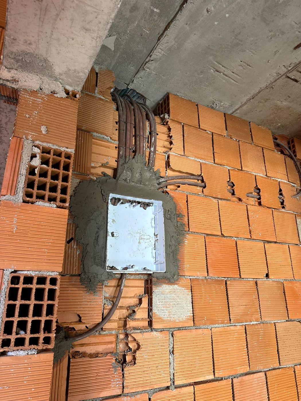 Elektrik Tesisatı uygulama fotoğrafı 1